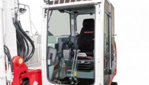 Imagen de cabina de excavadora con control de maquinaria pesada para construcción y obras públicas, con asiento ergonómico y consola de mando avanzada.