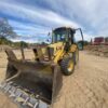 RetroPala, Marca: NEW HOLLAND, Modelo: LB 110, Año fabricación 2001, equipada con dos cazos y matriculada.