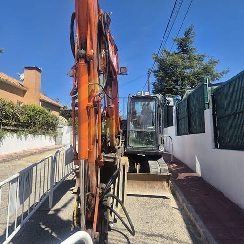 Excavadora, HITACHI,  ZX85 USB-5A, Año de fabricación 2017, Horas: 9.525 Aprox, Enganche Hidráulico , cazo de 40,60 y martillo, Aire acondicionado.