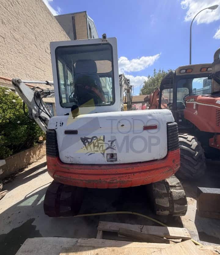 Miniexcavadora TAKEUCHI TB145 , Año fabricación 2005, Horas: 13741 H, equipada con cazo de 40, Enganche Hidráulico, tres instalaciones hidráulicas.