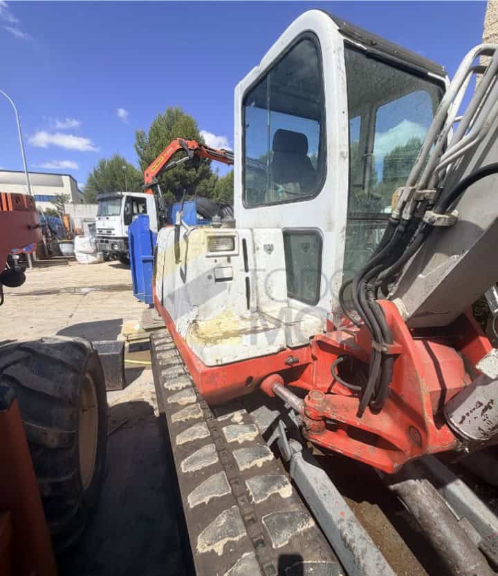 Miniexcavadora TAKEUCHI TB145 , Año fabricación 2005, Horas: 13741 H, equipada con cazo de 40, Enganche Hidráulico, tres instalaciones hidráulicas.