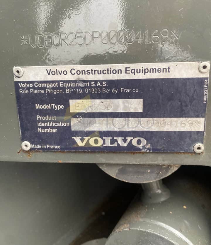MINIEXCAVADORA VOLVO ECR25D - Imagen 3
