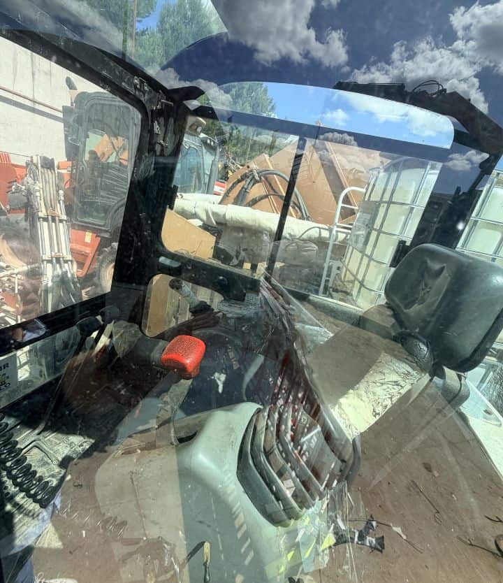 Miniexcavadora BOBCAT 425 C, Año 2007, Horas: 1804 H, equipada con cazo de 40 y 60, Enganche. Con CE. miniexcavadora compacta clásica.