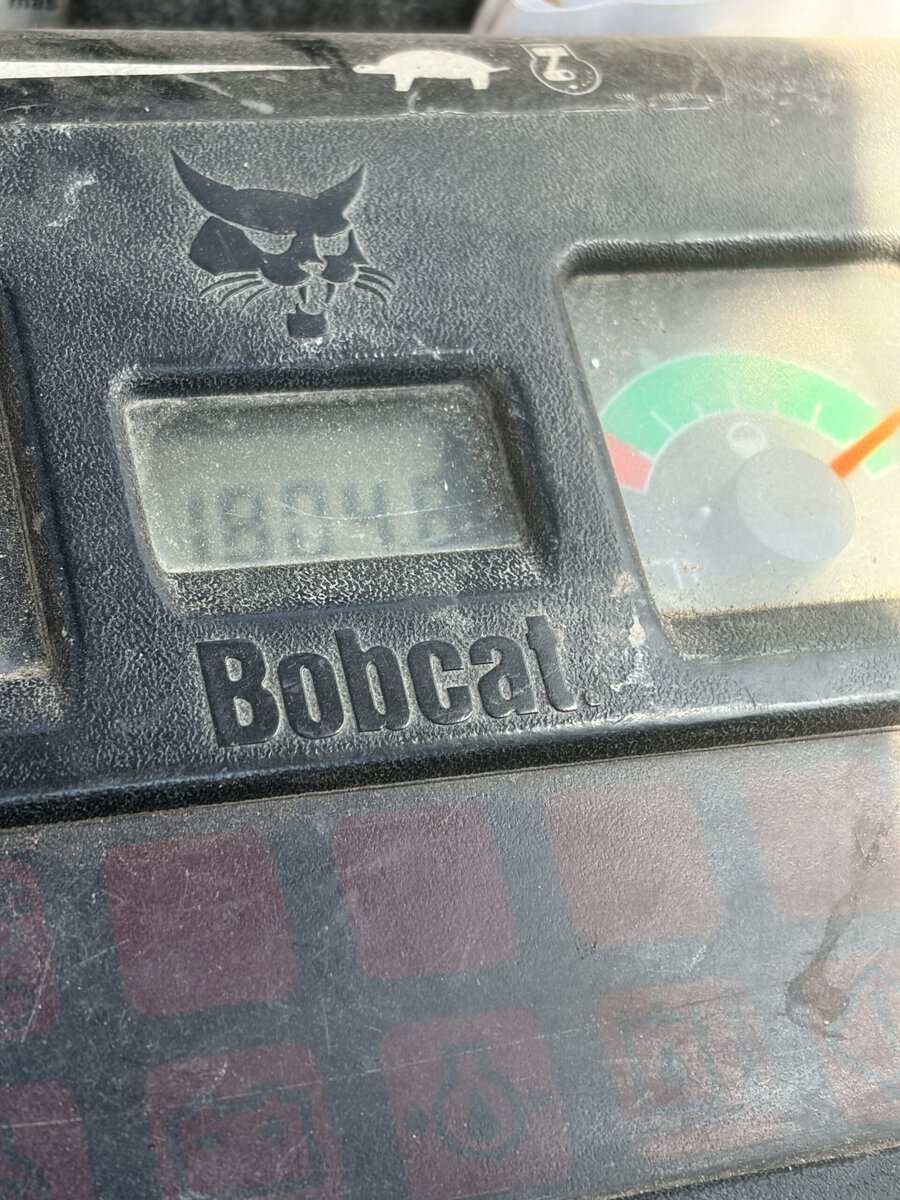 Miniexcavadora BOBCAT 425 C, Año 2007, Horas: 1804 H, equipada con cazo de 40 y 60, Enganche. Con CE. miniexcavadora compacta clásica.