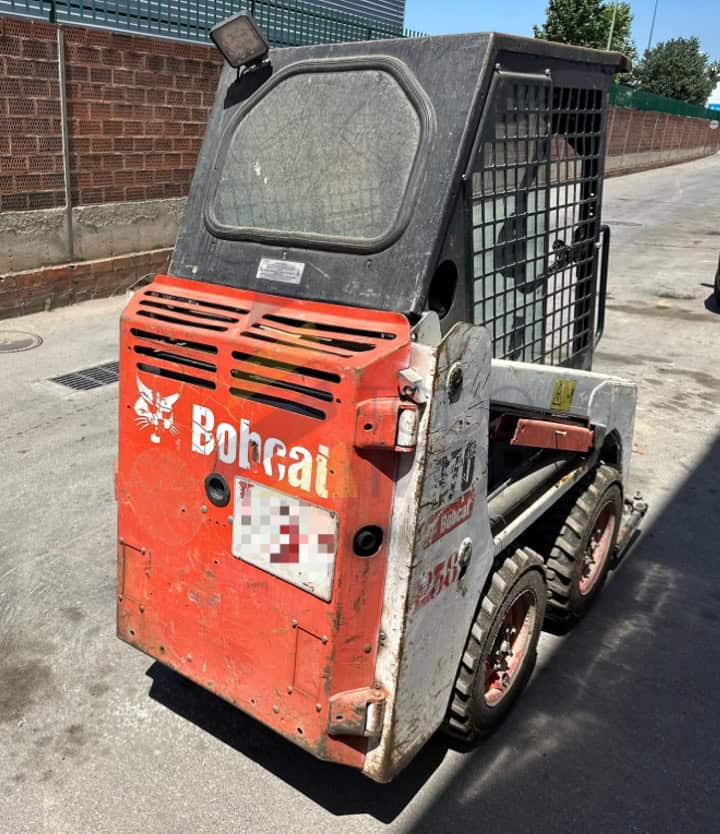 Miniexcavadora BOBCAT S70, Año 2020, Horas: 2311 H, equipada con pala, Matriculada.