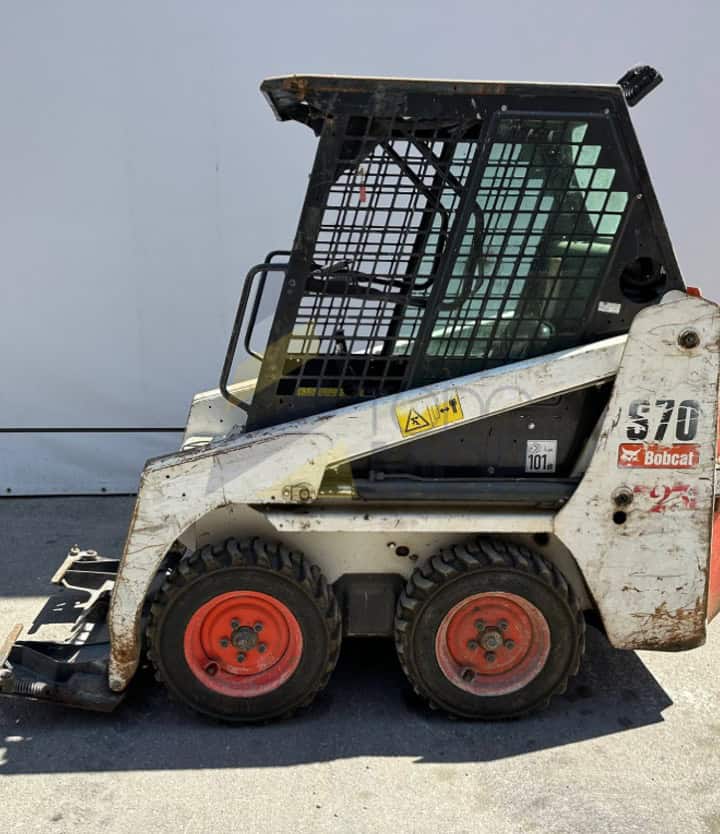 Miniexcavadora BOBCAT S70, Año 2020, Horas: 2311 H, equipada con pala, Matriculada.