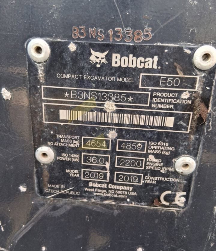 Miniexcavadora BOBCAT E50, Año 2019, Horas: 6062 H, equipada con dos cazos nuevos, Enganche Mecánico, Aire acondicionado y Matriculada.