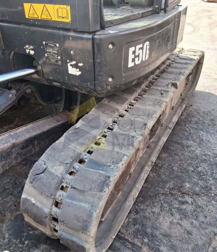 Miniexcavadora BOBCAT E50, Año 2019, Horas: 6062 H, equipada con dos cazos nuevos, Enganche Mecánico, Aire acondicionado y Matriculada.