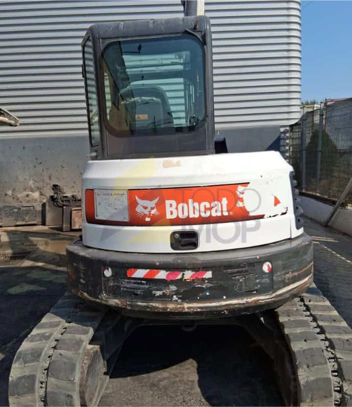 Miniexcavadora BOBCAT E50, Año 2019, Horas: 6062 H, equipada con dos cazos nuevos, Enganche Mecánico, Aire acondicionado y Matriculada.