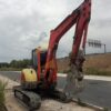 Miniexcavadora YANMAR VIO55, Año 2006, Horas: 7153 H, equipada con cazos de 40,60 y 80. Con cuchillas en cazo de 60 y 80. Enganche Mecánico.