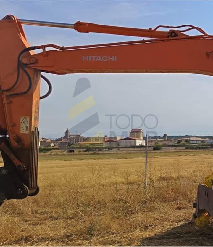 Excavadora, HITACHI, ZAXIS ZX210W, Año de fabricación 2006, Horas: 14379 Aprox, dos cazoscazo, Aire acondicionado recien cargado, Frenos reparados.