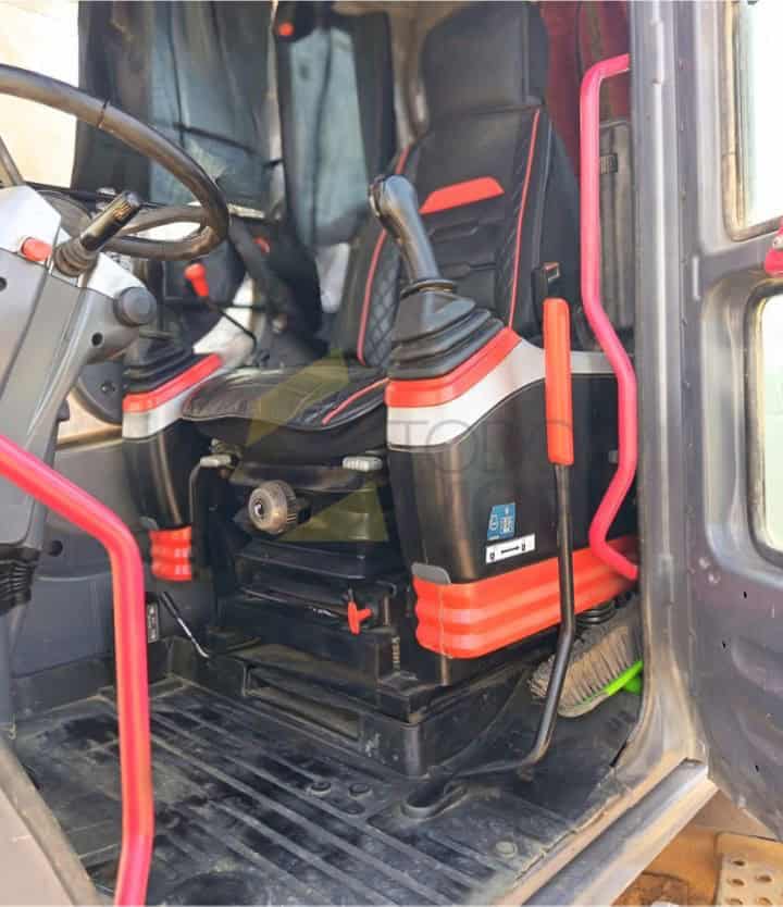 Excavadora, HITACHI, ZAXIS ZX210W, Año de fabricación 2006, Horas: 14379 Aprox, dos cazoscazo, Aire acondicionado recien cargado, Frenos reparados.
