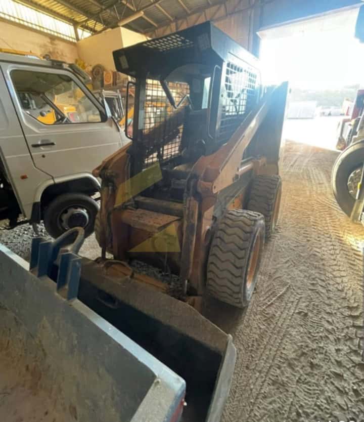 Minicargadora, CASE 40 XT, Año fabricación 2004, Horas: 6792, equipada con pala, retro. Matriculada. Maquinaria de Autónomo lista para trabajar
