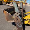 Retro Pala, Marca: NEW HOLLAND, Modelo: B 110 , Año fabricación 2003, Horas: 20.000 Aprox, equipada con dos cazos, 40 y limpieza, Horquillas portapalet, pala de almeja, brazo telescópico, mandos pilotados, matriculada. Maquinaria lista para trabajar.