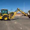 Retro Pala, Marca: NEW HOLLAND, Modelo: B 110 , Año fabricación 2003, Horas: 20.000 Aprox, equipada con dos cazos, 40 y limpieza, Horquillas portapalet, pala de almeja, brazo telescópico, mandos pilotados, matriculada. Maquinaria lista para trabajar.