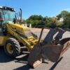 Retro Pala, Marca: NEW HOLLAND, Modelo: B 110 , Año fabricación 2003, Horas: 20.000 Aprox, equipada con dos cazos, 40 y limpieza, Horquillas portapalet, pala de almeja, brazo telescópico, mandos pilotados, matriculada. Maquinaria lista para trabajar.