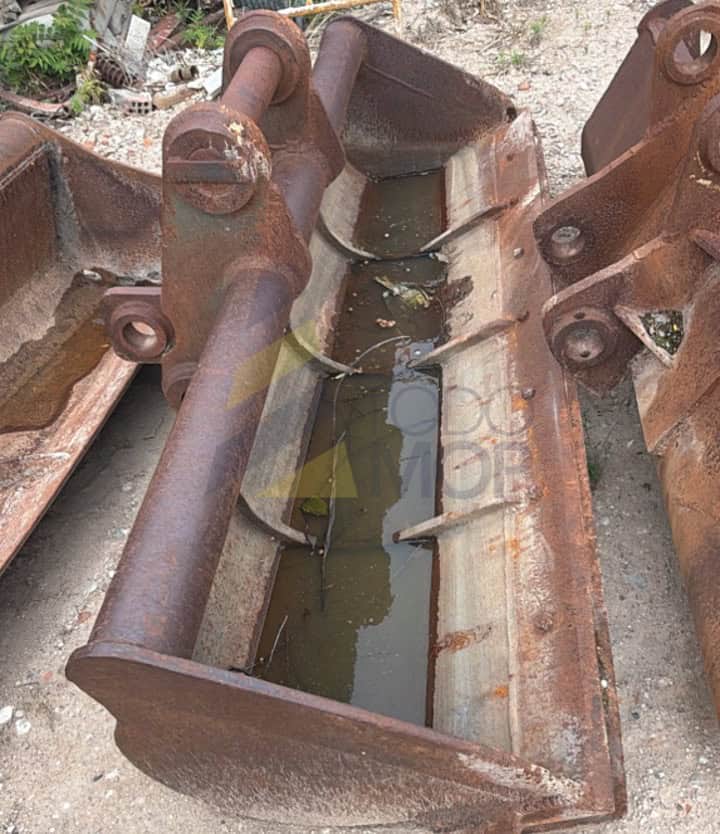 Cazo de Limpieza de 2400 mm para CATERPILLAR 322.
