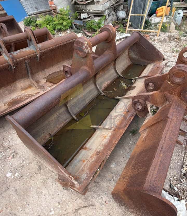Cazo de Limpieza de 2400 mm para CATERPILLAR 322.