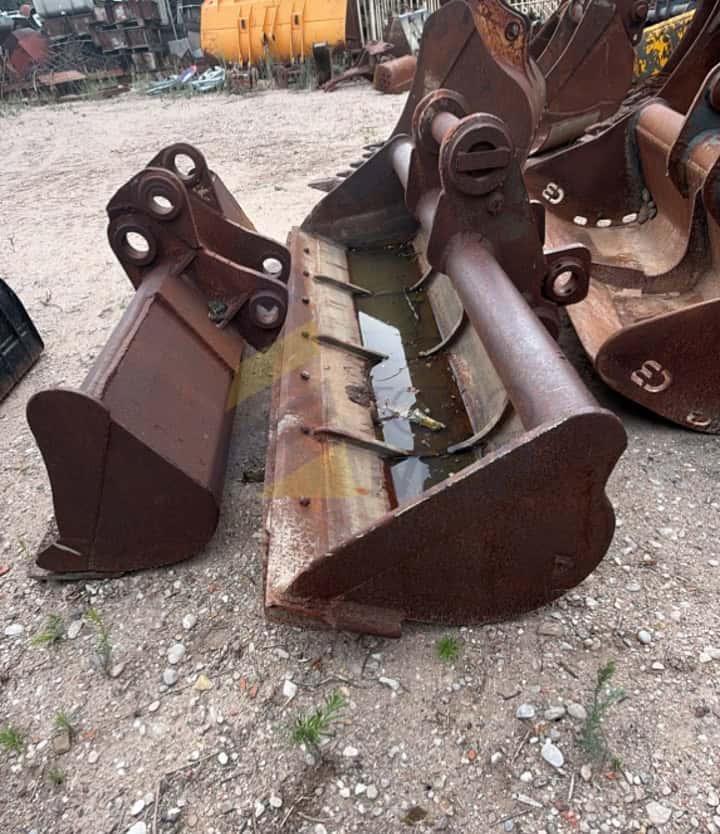 Cazo de Limpieza de 2400 mm para CATERPILLAR 322.