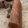 Cazo de Limpieza de 1200 mm con cabezal para enganche de Retrocargadora New Holland, Fiat Kobelco y CASE. En este precio no está calculado el transporte, nos tienen que facilitar los datos de envío para su valoración.