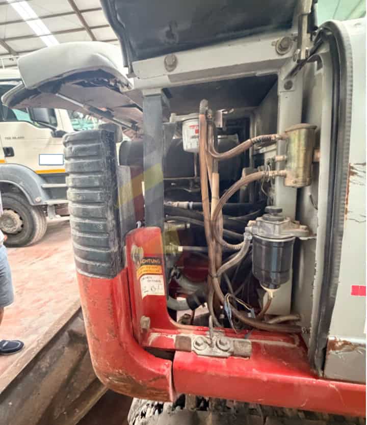 Excavadora TAKEUCHI, TB175, Año fabricación 2005, Horas: 6.000, equipada con enganche rápido hidráulico, tres instalaciones, potenciometro,cazo de 40, 80. Aire acondicionado. Maquinaria de Autónomo lista para trabajar.