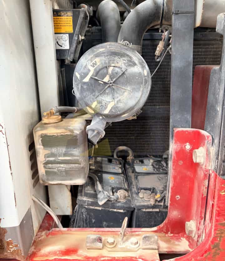 Excavadora TAKEUCHI, TB175, Año fabricación 2005, Horas: 6.000, equipada con enganche rápido hidráulico, tres instalaciones, potenciometro,cazo de 40, 80. Aire acondicionado. Maquinaria de Autónomo lista para trabajar.