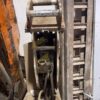 Martillo HUPPI 402 acoplado en TAKEUCHI TB175/TB290/TB295W/TB280FR. Peso operativo: 479 Kg, Golpes por minuto: 550-1000, Peso de máquina portadora: 7-10 Tn.