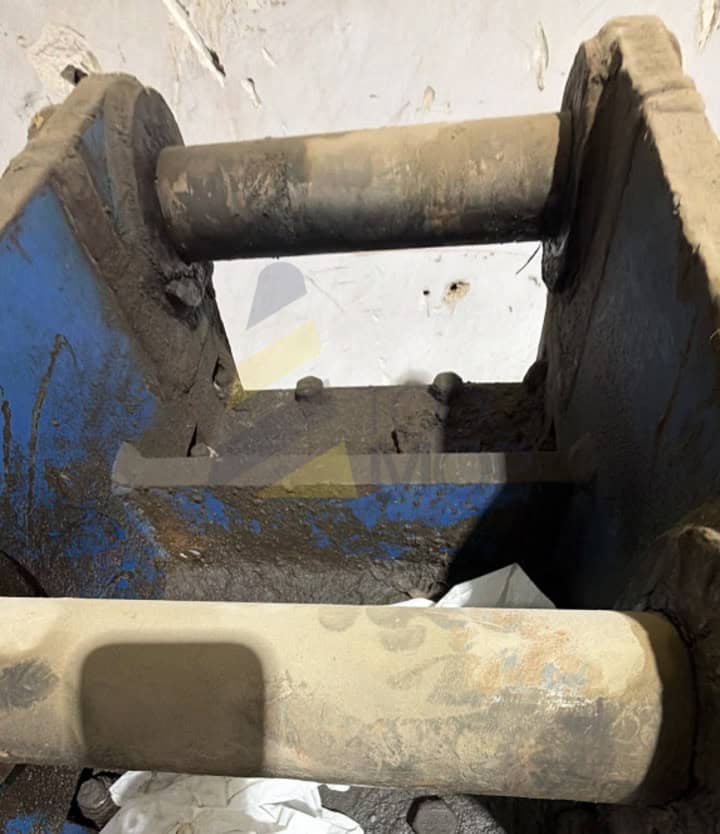 Martillo TABE MT12 con cabezal para SANSUMG e HYUNDAI. Peso operativo: 1250 Kg, Máquina portadora: 15-23 Tn, Golpes por minuto: 400-800 B