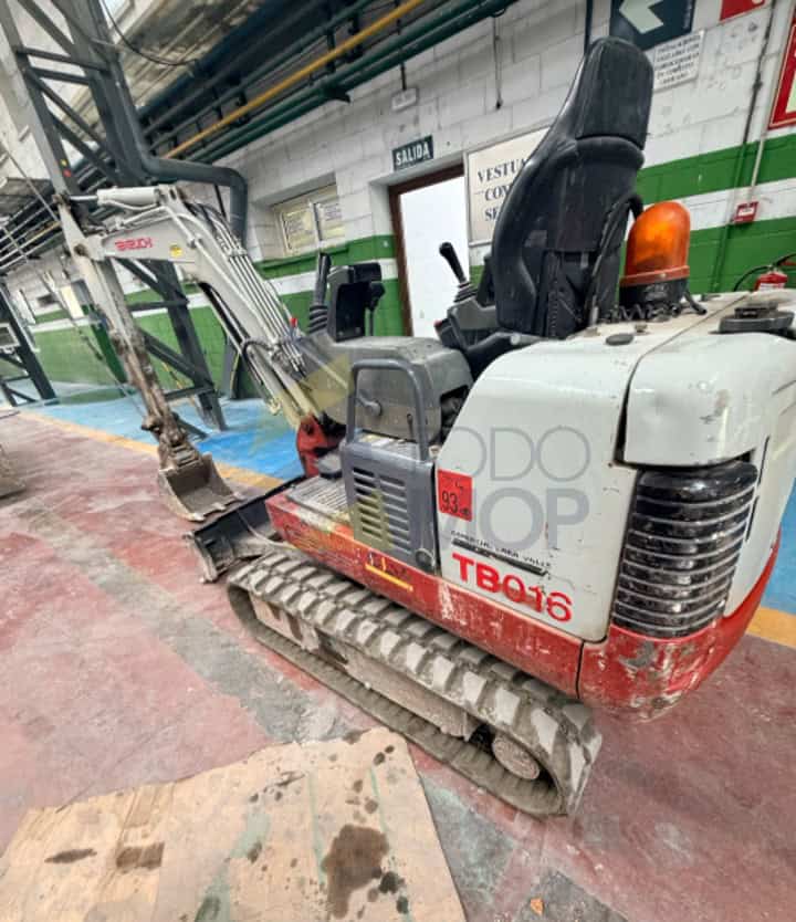 Miniexcvadora TAKEUCHI TB016 Canopy, Año fabricación 2008, Horas: 2.467 H Aprox, equipada con cazo de 40, Cazo de 50, Enganche mecánico, Instalacion hidráulicas para martillo
