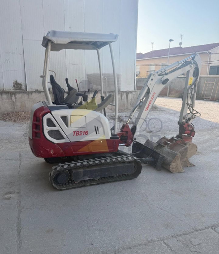 Miniexcvadora TAKEUCHI  TB216 Canopy, Año fabricación 2018, 3.782 H, cazo de 40, Cazo de 60, E. Hidráulico, tres Instalaciones hidráulicas. POWERTILT .