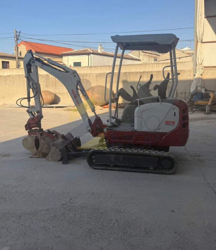 Miniexcvadora TAKEUCHI TB216 Canopy, Año fabricación 2018, 3.782 H, cazo de 40, Cazo de 60, E. Hidráulico, tres Instalaciones hidráulicas. POWERTILT .