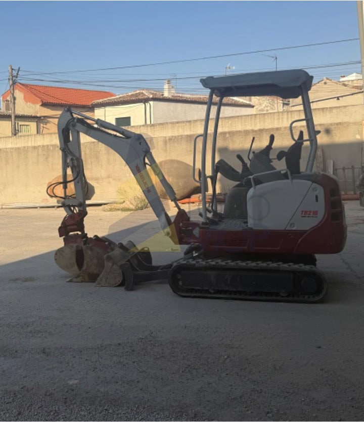 Miniexcvadora TAKEUCHI TB216 Canopy, Año fabricación 2018, 3.782 H, cazo de 40, Cazo de 60, E. Hidráulico, tres Instalaciones hidráulicas. POWERTILT .