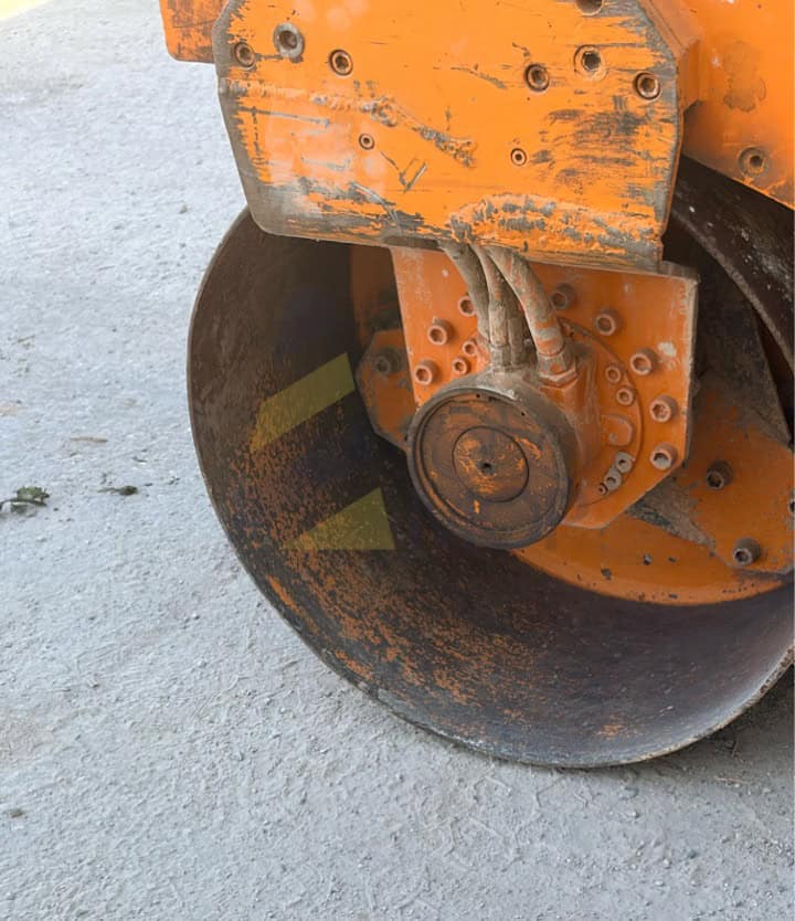 Rodillo LEBRERO, VTA 30, Año: 1989, Horas: 6.492. Peso 3000 KG, Sistema de compactación: Dobre Tandem vibrante (Doble tambor)