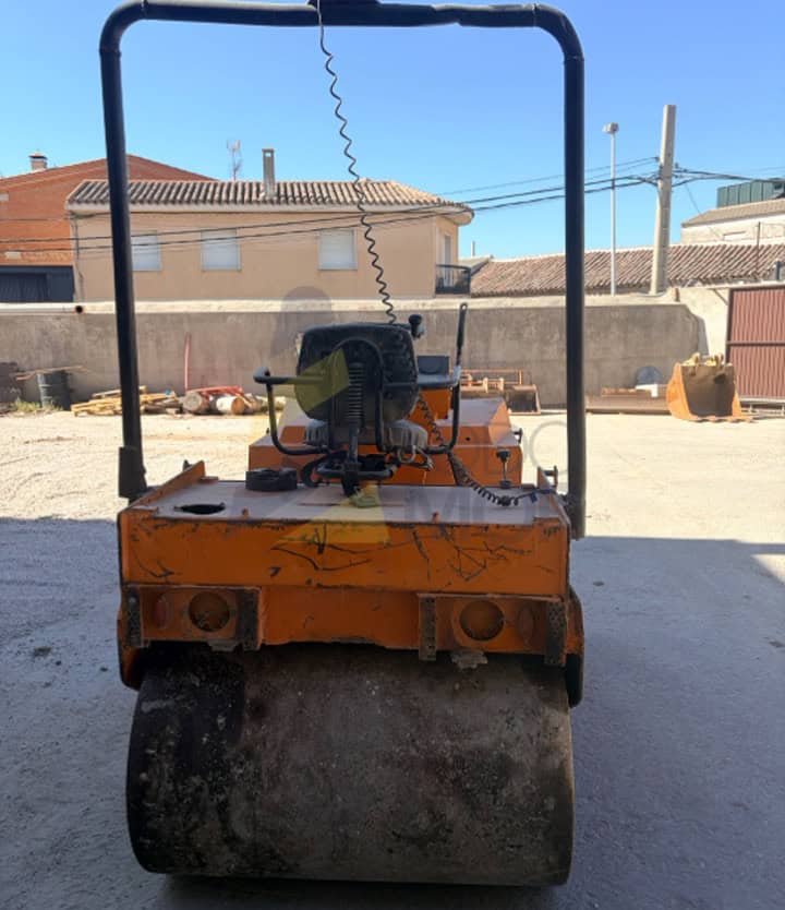Rodillo LEBRERO, VTA 30, Año: 1989, Horas: 6.492. Peso 3000 KG, Sistema de compactación: Dobre Tandem vibrante (Doble tambor)
