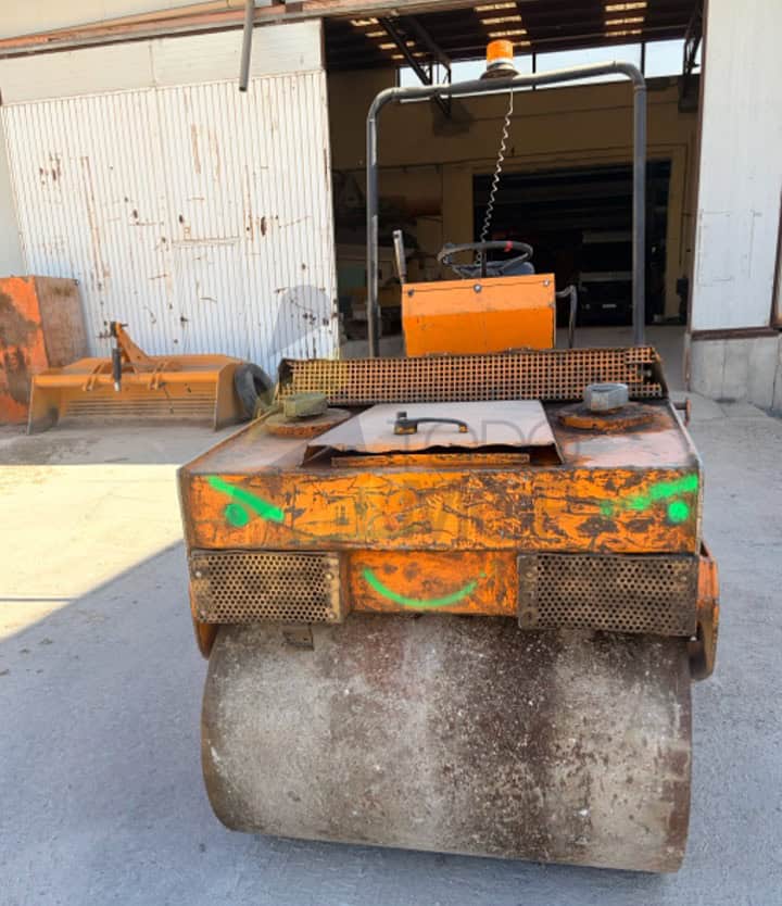 Rodillo LEBRERO, VTA 30, Año: 1989, Horas: 6.492. Peso 3000 KG, Sistema de compactación: Dobre Tandem vibrante (Doble tambor)
