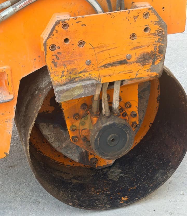 Rodillo LEBRERO, VTA 30, Año: 1989, Horas: 6.492. Peso 3000 KG, Sistema de compactación: Dobre Tandem vibrante (Doble tambor)
